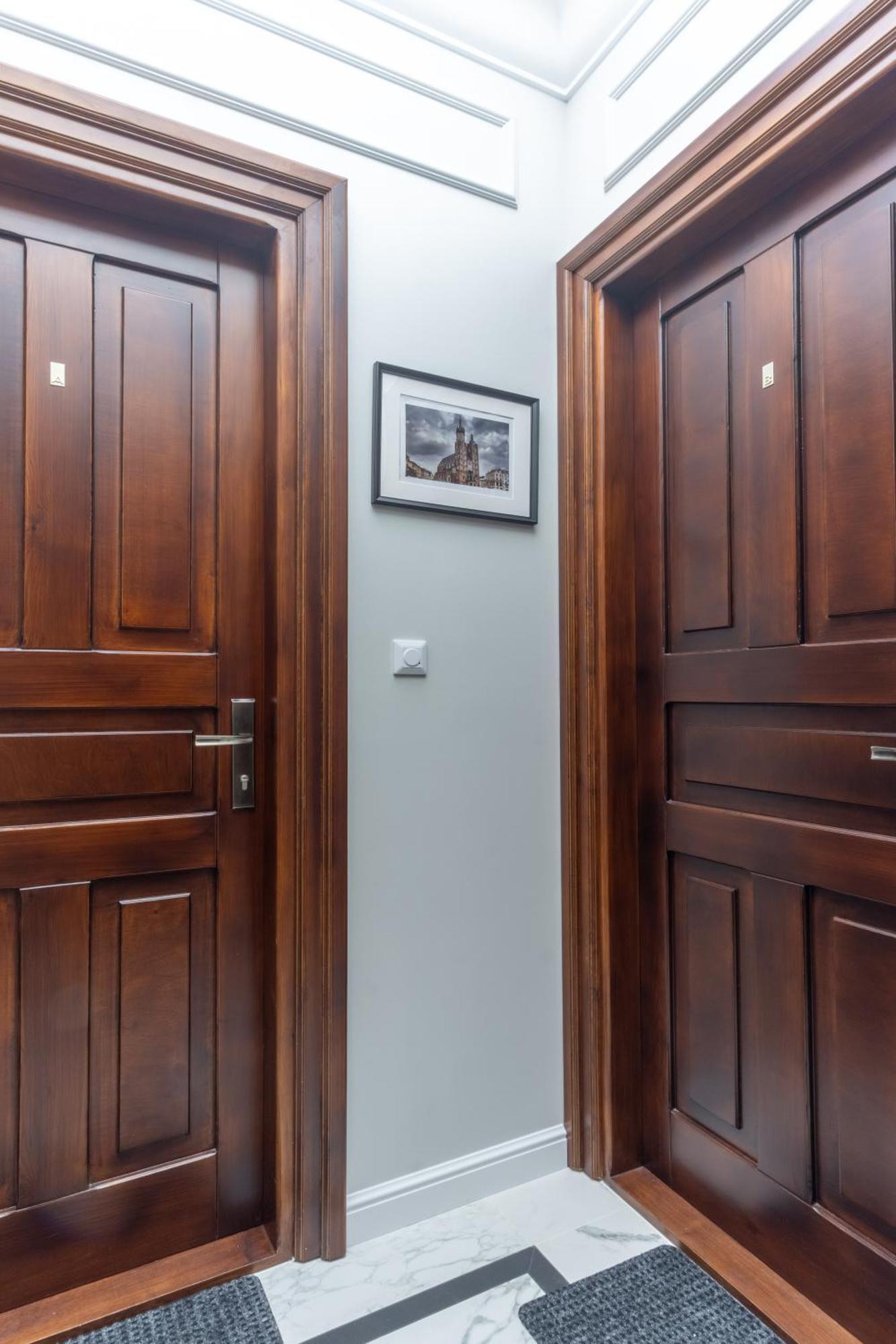 Charm & Comfort Renovated Gem In Old Town Sarego Apt B Cracóvia Exterior foto